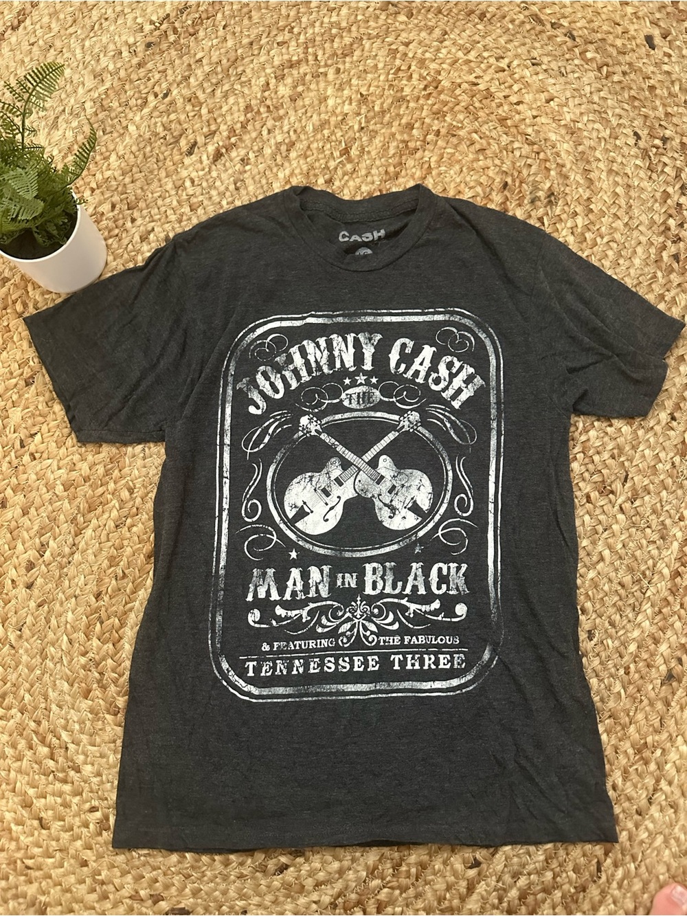 JOHNNY CASH GRAPHIC TEE